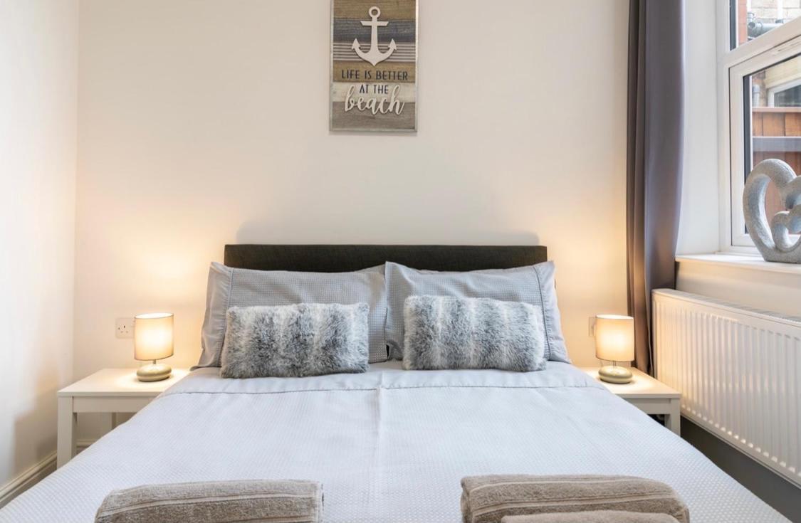 Megs Island Guest House Κλίθορπς Εξωτερικό φωτογραφία